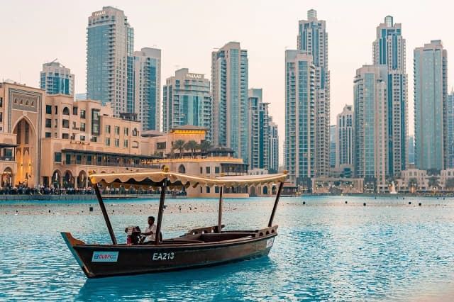 W jakim kraju jest Dubaj? Odkryj jego fascynującą lokalizację