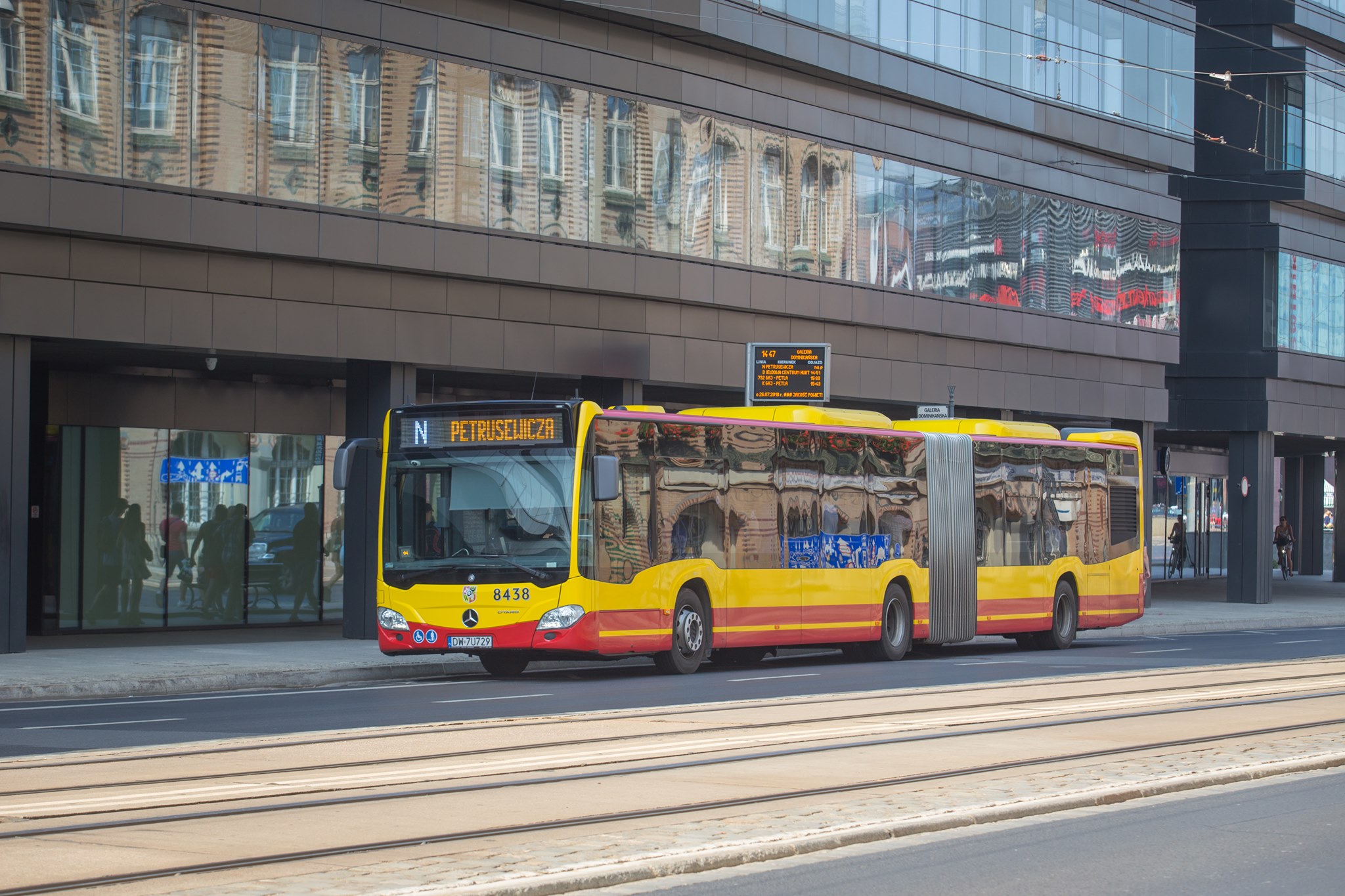 Jak działa miasto? Czy zatoki autobusowe odkorkują Wrocław?